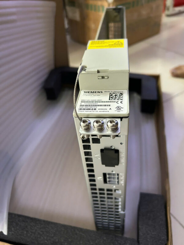 https://tudong.net/wp-content/uploads/2025/07/SIMODRIVE-611-6SN1123%E2%80%911AA00%E2%80%910BA1-600x800.jpg